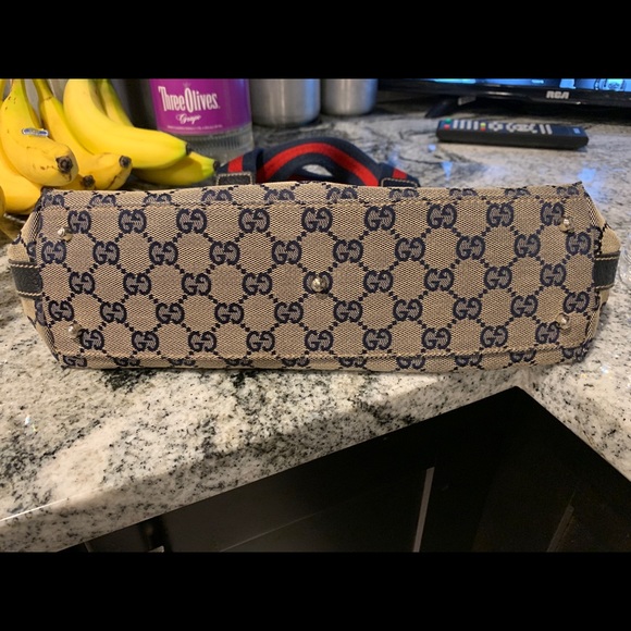 Brand new Gucci! - Picture 5 of 6